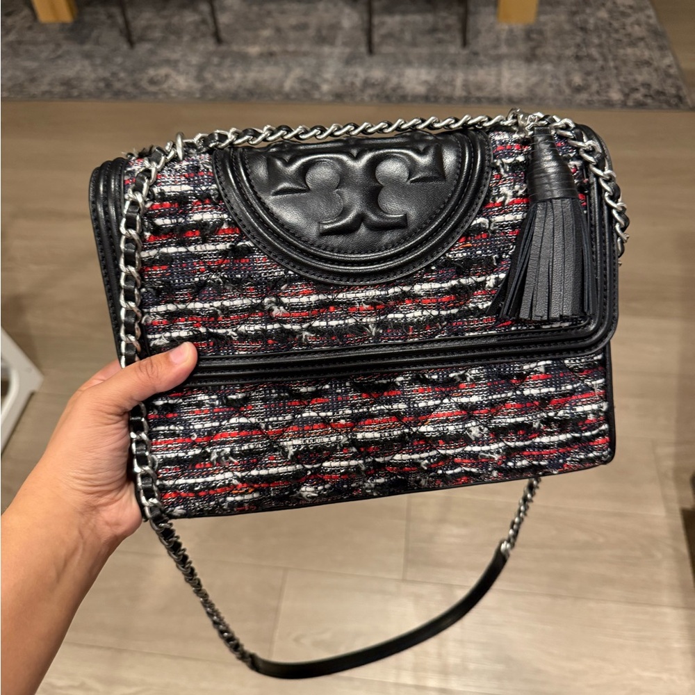 Crossbody tweed Tory Burch bag.